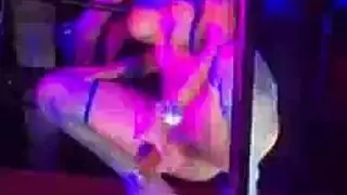 غريب معتدل البنيه المجري