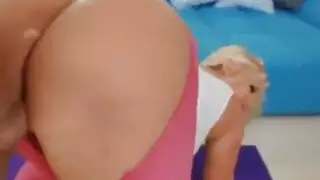 الاب ينيك بنته على الوقف مترجم في المطبخ