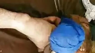 ميلف شقراء وبنية تمارس جنس قوي في غرفة المعيشة